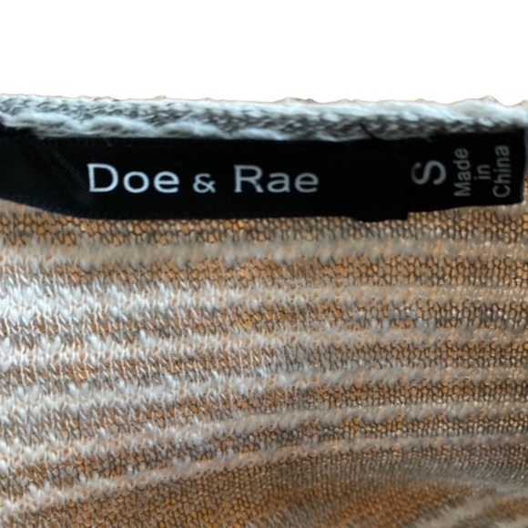 NWT Doe & Rae Striped Ruffled Hem Top Size Small - Picture 4 of 8